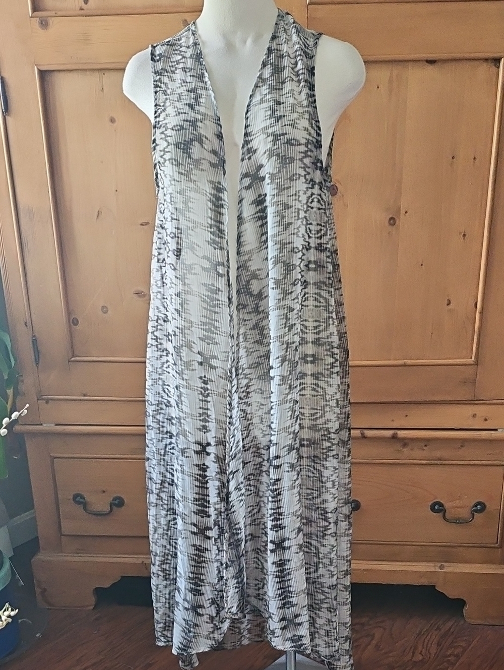 Band Of Gypsies Animal Print Long Sheer Vest Size Medium
